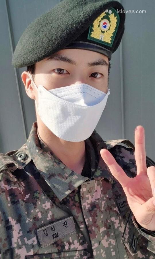 “With military authorization…” BTS Jin, military uniform selfie ‘Click’.”